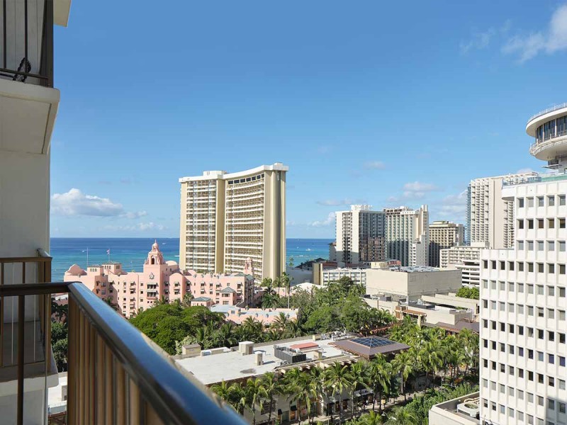 outrigger beach comber